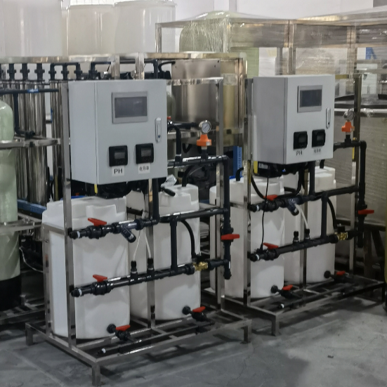 در گردش دستگاه دوز آب برای پیشگیری از مقیاس و سیستم استریلیزاسیون PLC
